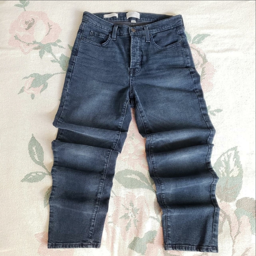UNIVERSAL THREAD Size 6 Dark Wash Mid Rise 80's Slim Blue Button Fly Jeans